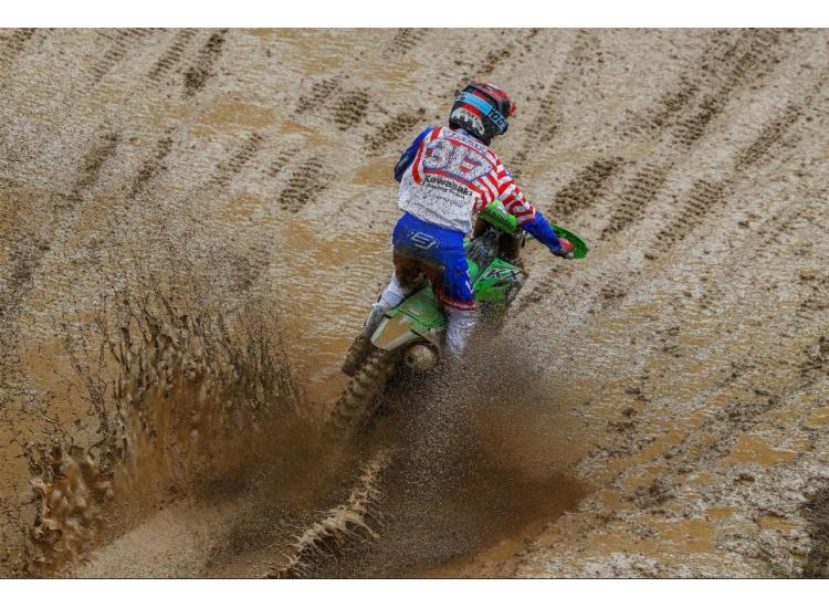 KRT remporte les DEUX courses de qualification à Loket