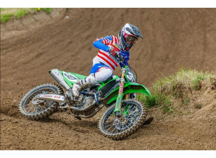 KRT remporte les DEUX courses de qualification à Loket