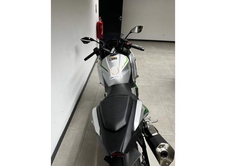 KAWASAKI Ninja 7 Hybrid / 2024 / 151 km