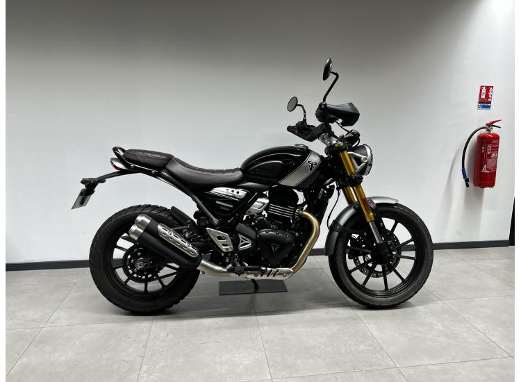 TRIUMPH Scrambler 400 X /2024/ black metal 