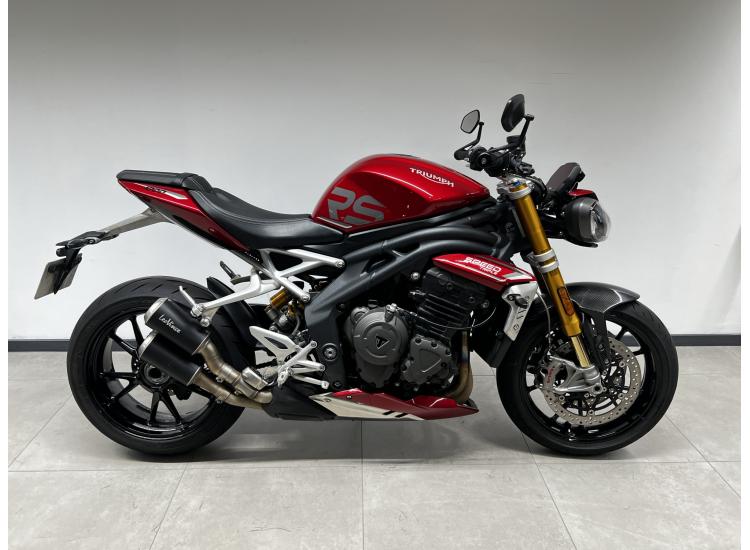 TRIUMPH SPEED TRIPLE 1200 RS