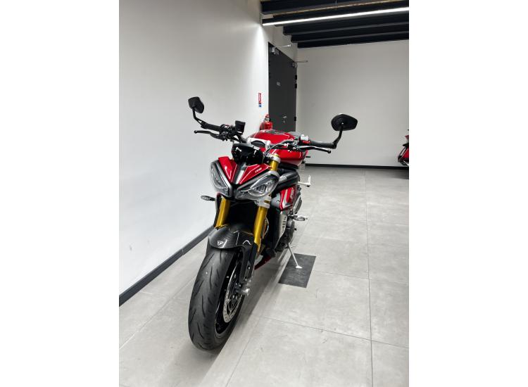 TRIUMPH SPEED TRIPLE 1200 RS