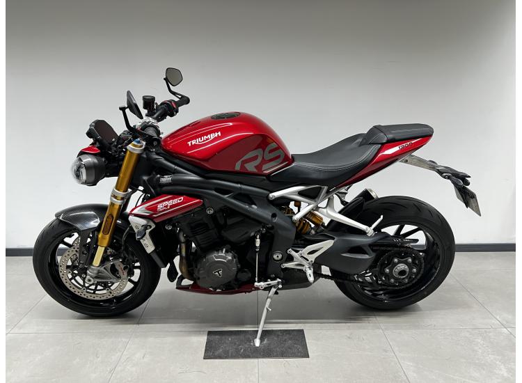TRIUMPH SPEED TRIPLE 1200 RS
