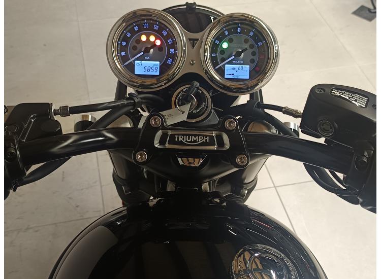 TRIUMPH BONNEVILLE T100 BLACK A2