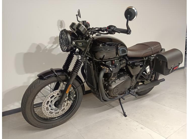 TRIUMPH BONNEVILLE T100 BLACK A2