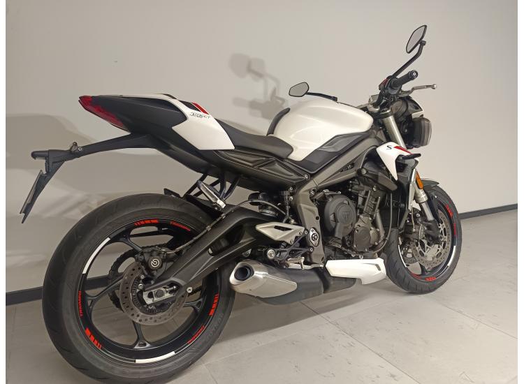 TRIUMPH STREET TRIPLE 660 S A2