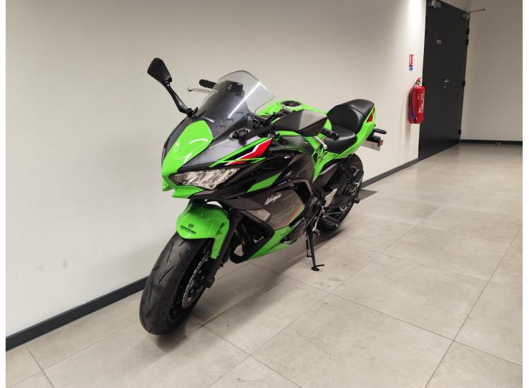 KAWASAKI NINJA 650 (A2) / 2023 / 151 KM