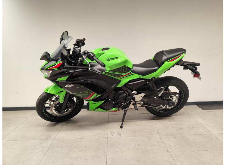 KAWASAKI NINJA 650 (A2) / 2023 / 151 KM