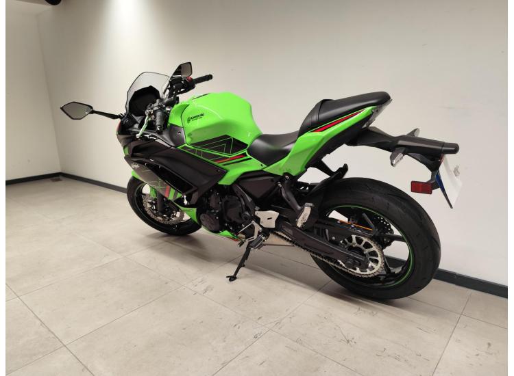 KAWASAKI NINJA 650 (A2) / 2023 / 151 KM