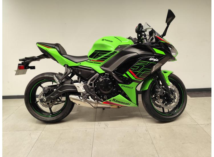 KAWASAKI NINJA 650 (A2) / 2023 / 151 KM