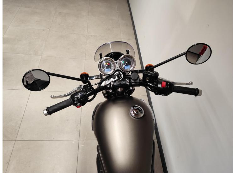 TRIUMPH BONNEVILLE T100 BLACK / 2020 / 17.000km