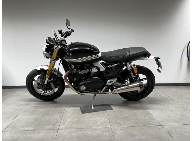 TRIUMPH SPEED TWIN 1200 rs /2025 / 990km