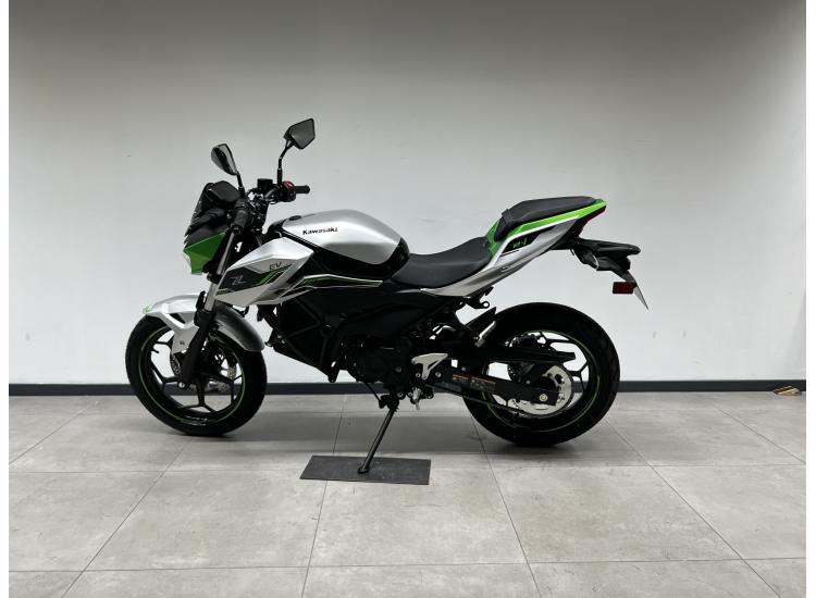 KAWASAKI Ze-1 / 2024 / 159 km 