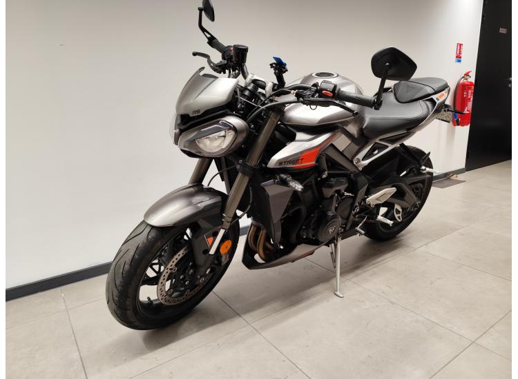 TRIUMPH STREET TRIPLE 765 RS / 2023 / 9.000 km 