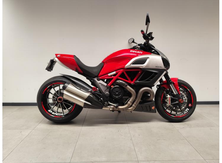 DUCATI DIAVEL 1200 RED / 2012 / 25.758 KM