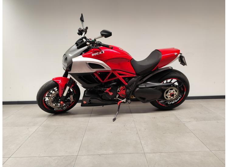 DUCATI DIAVEL 1200 RED / 2012 / 25.758 KM